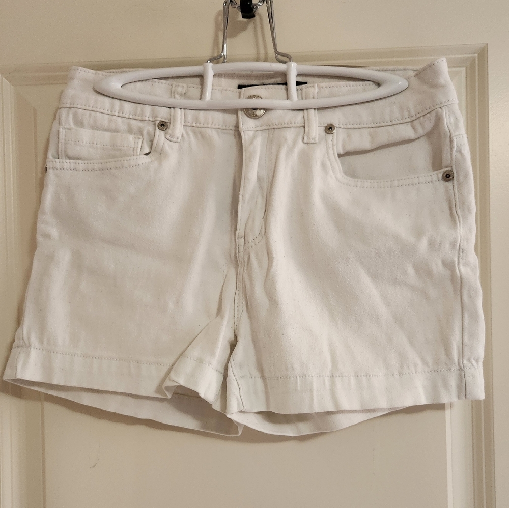 ✨️3/$20✨️ Seductions White Denim Shorts